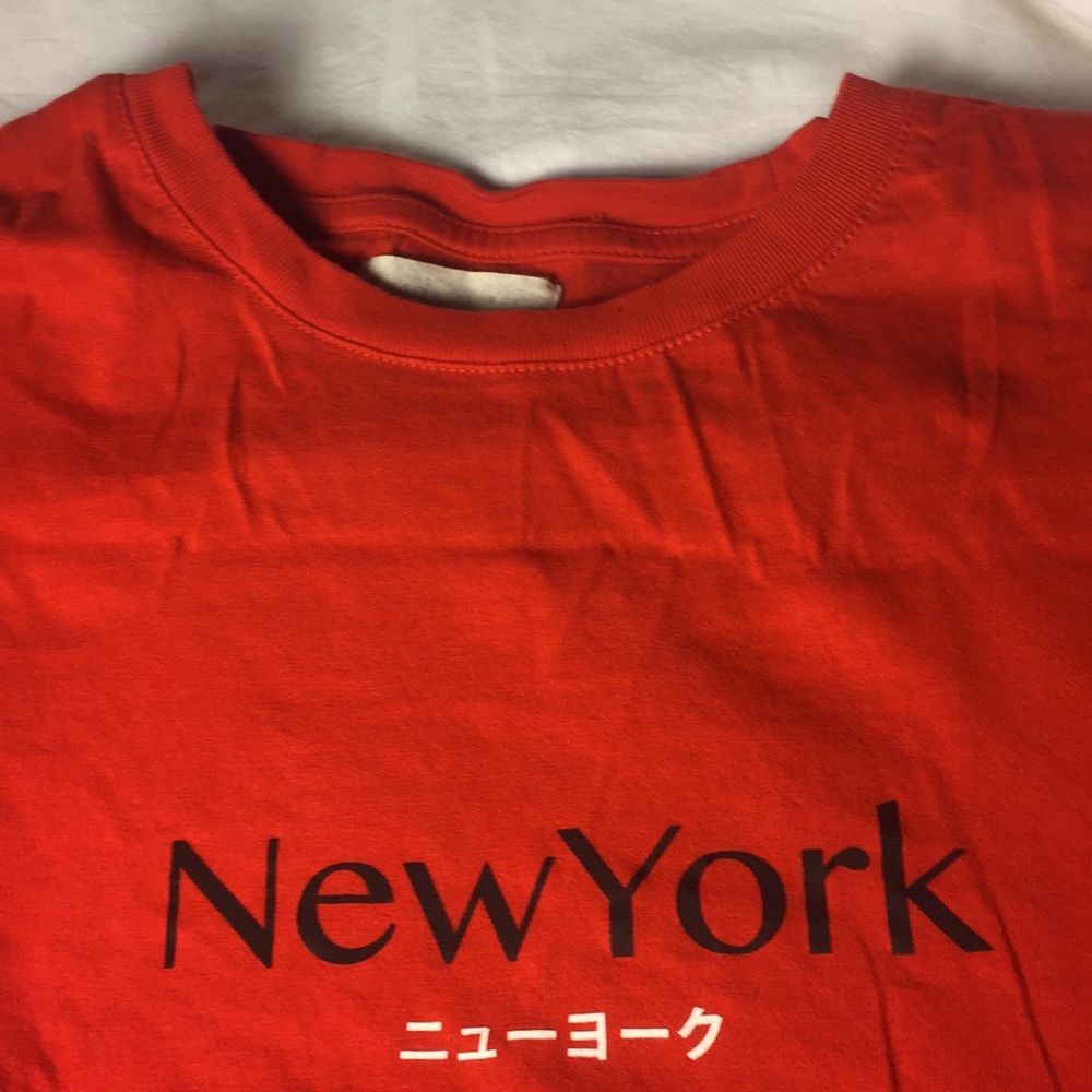 Men’s Japanese New York tee shirt.